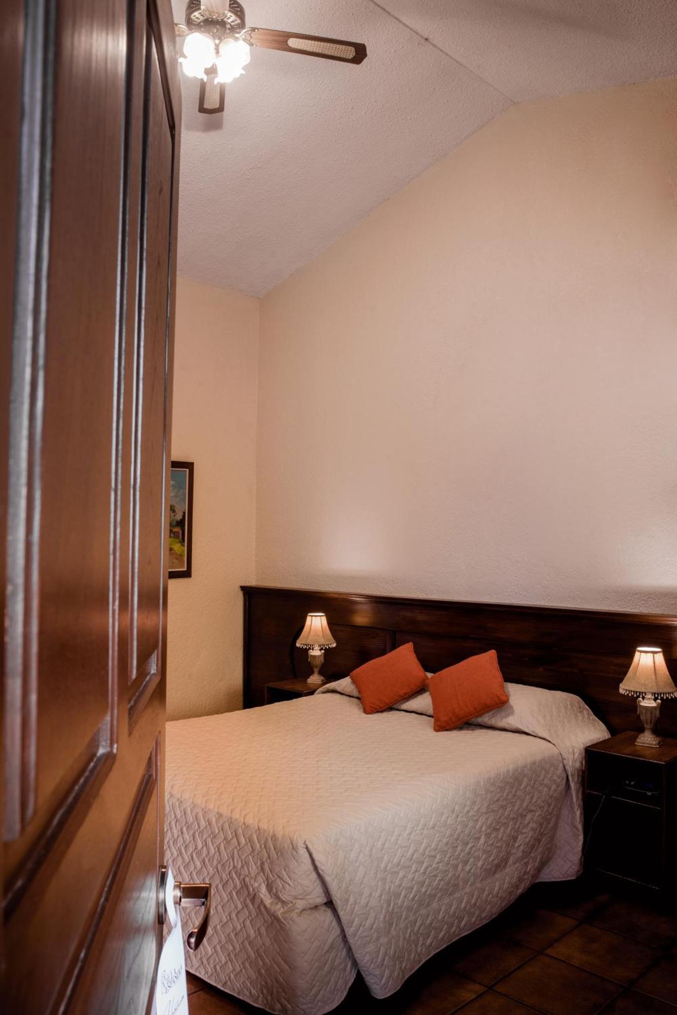Hotel Villa Espanola Ville de Guatemala Extérieur photo